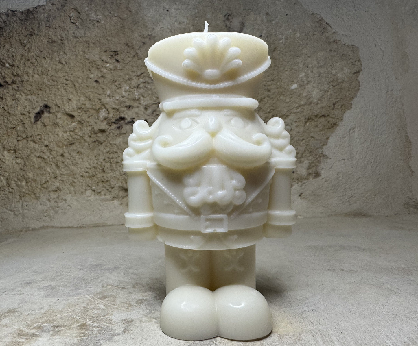 candela profumata a forma di soldatino di natale