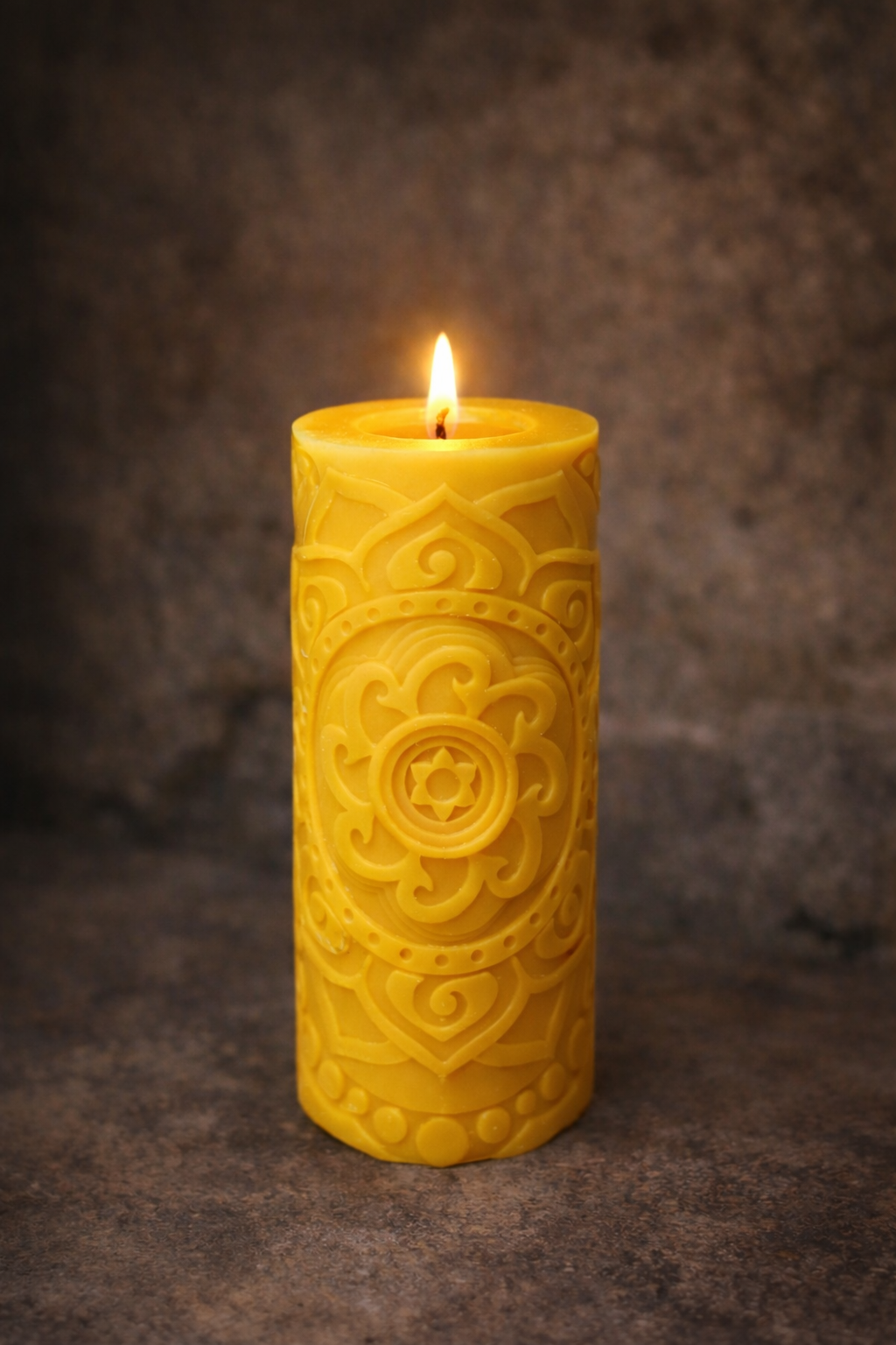 candela rituale di colore giallo in cera di soia 