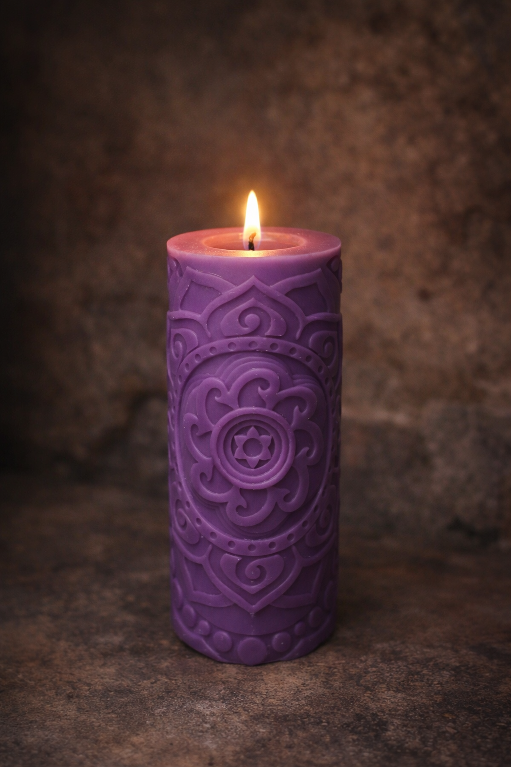 candela rituale viola con mandala